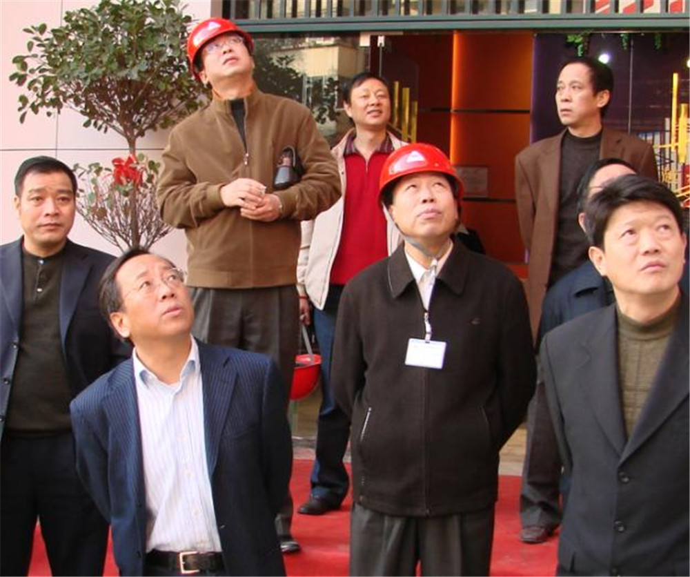 14时任湖北省建设厅厅长杨晓波旅行J9国际站雅荷大厦