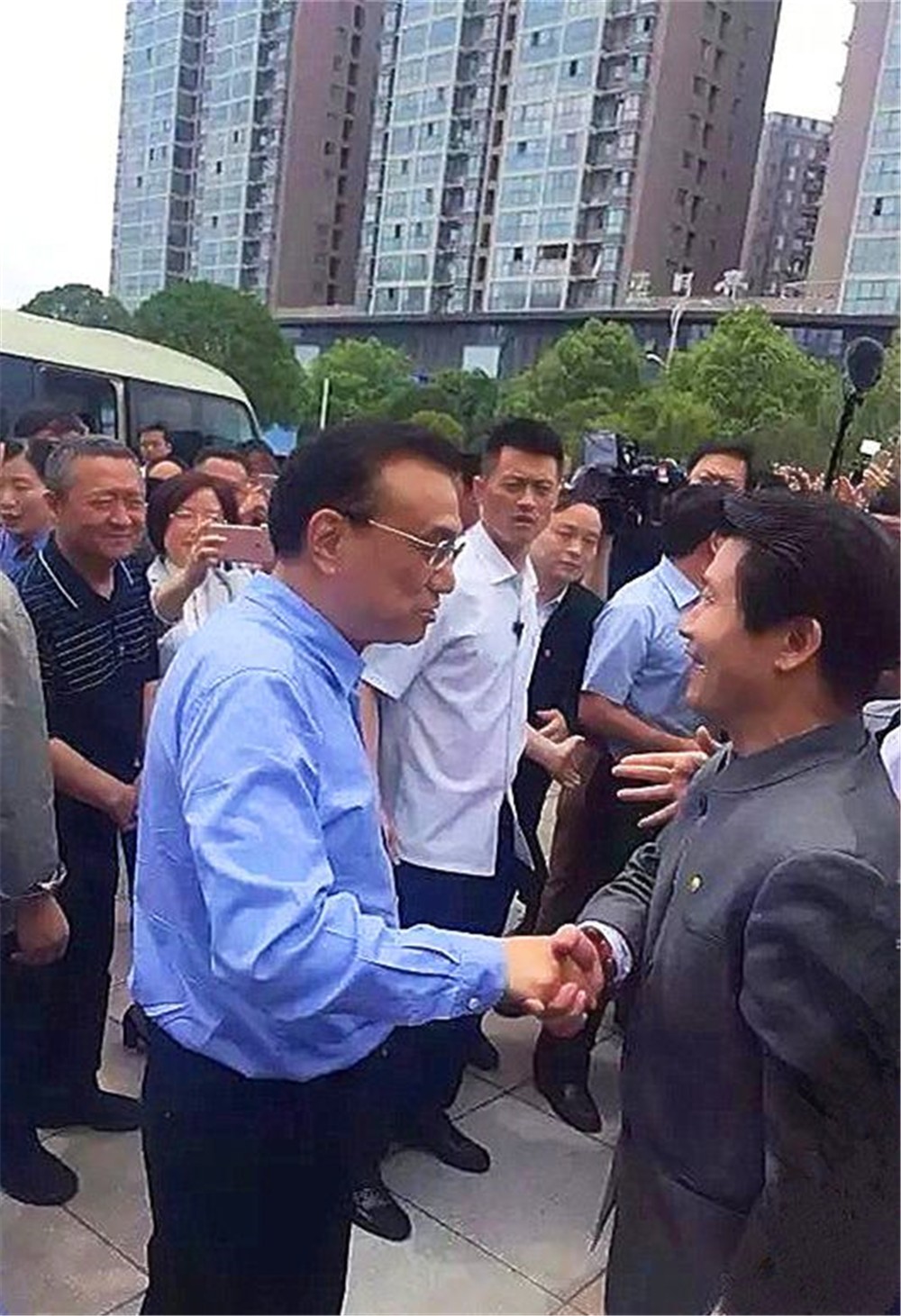 中共中央政治局常务、国务院总理李克强接见湖北J9国际站集团主席刘雁飞_视察交流_向导眷注_湖北J9国际站集团
