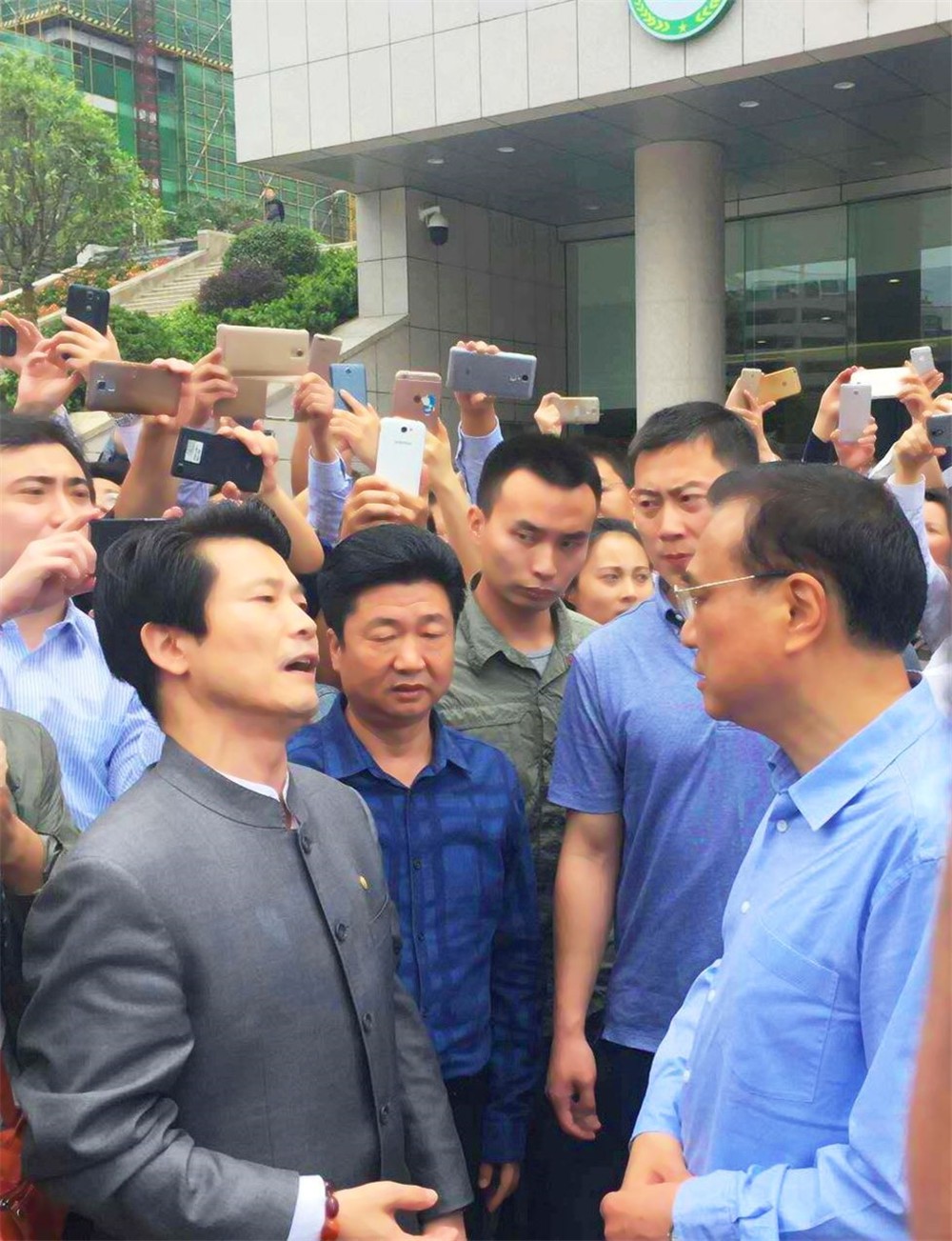 中共中央政治局常务、国务院总理李克强接见湖北J9国际站集团主席刘雁飞_视察交流_向导眷注_湖北J9国际站集团