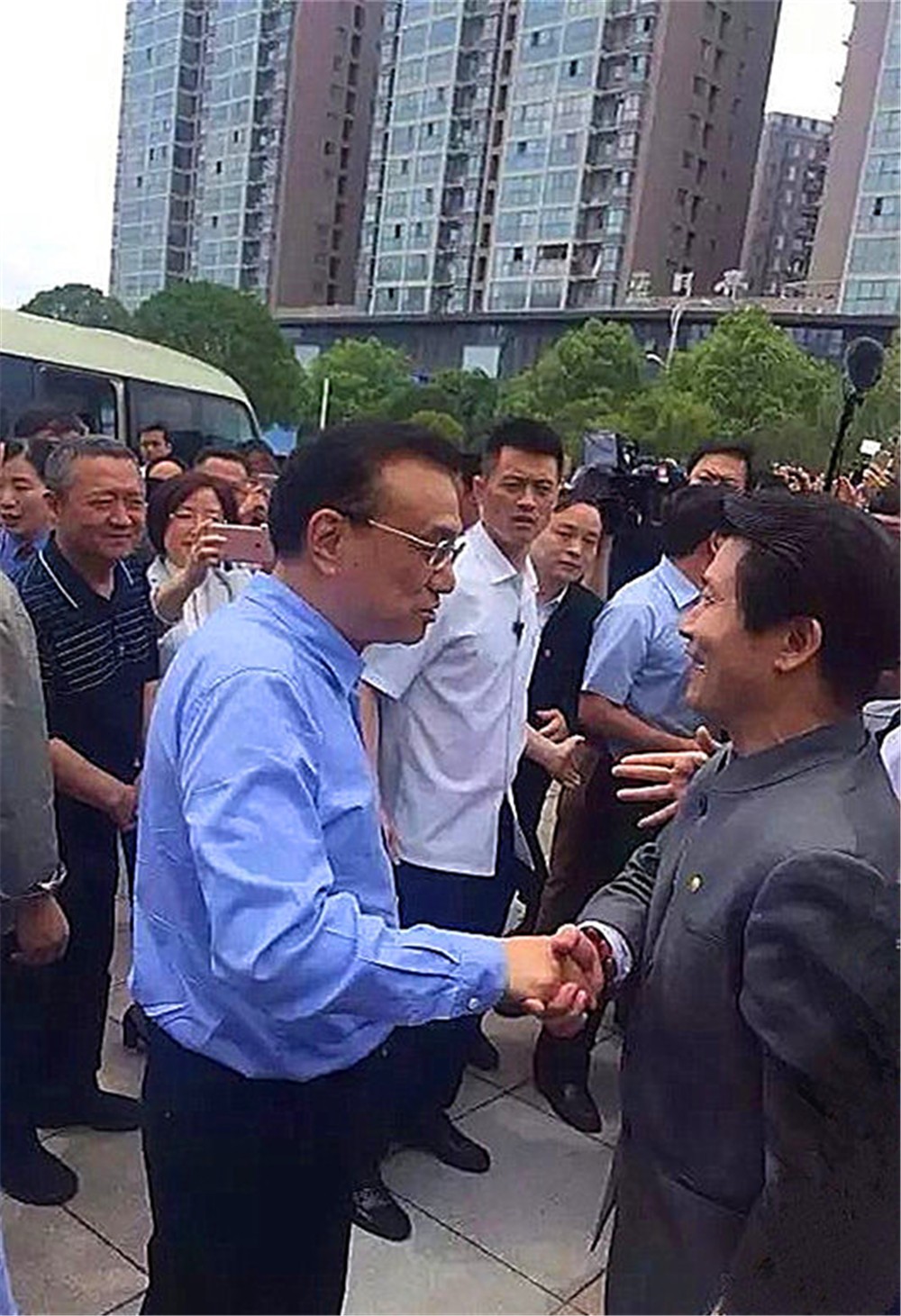 中共中央政治局常务、国务院总理李克强接见湖北J9国际站集团主席刘雁飞_视察交流_向导眷注_湖北J9国际站集团
